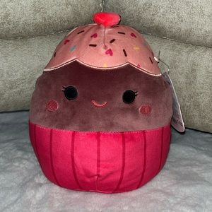 🧁Squishmallows Ottie the Chocolate 🍫 Cupcake 8” NWT Valentine’s Day 2024